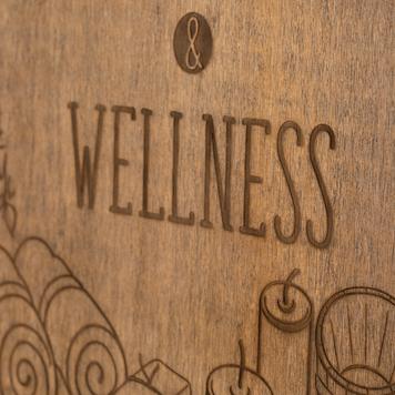 Szyld drewniany Madera “Sauna & Wellness“