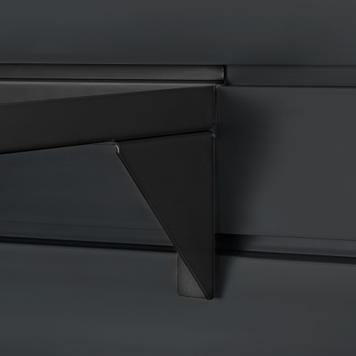 Czarna półka ze stali do ścianek panelowych FlexiSlot®